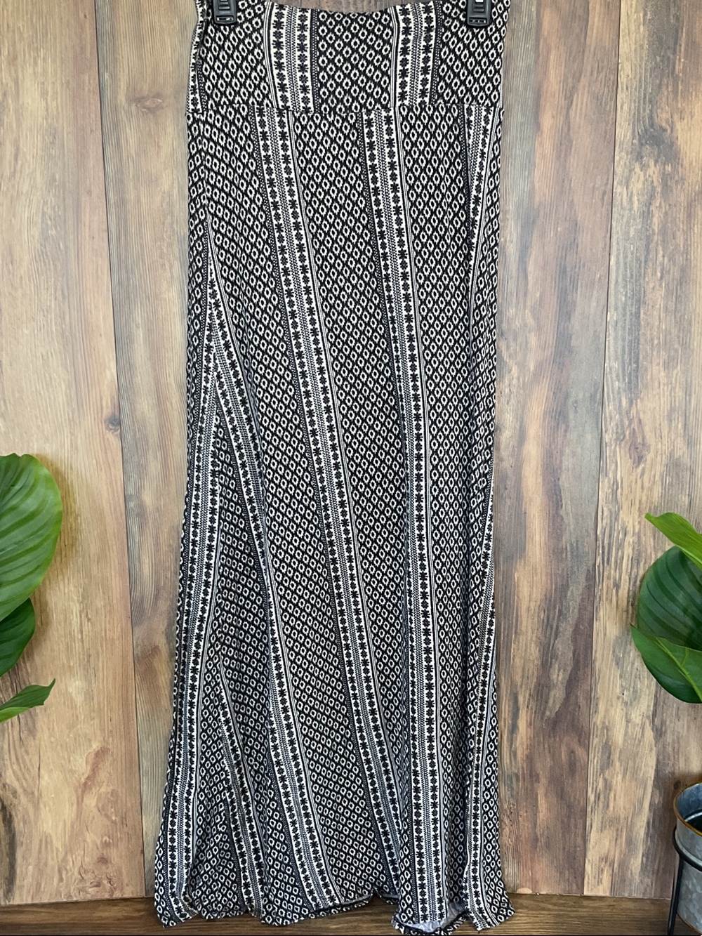 American Rag Black and White Printed Maxi Skirt L           928E